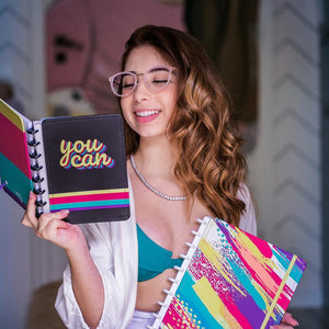 Tabi com o Caderno Inteligente tabom Grande e o Caderno Inteligente Tibum A5